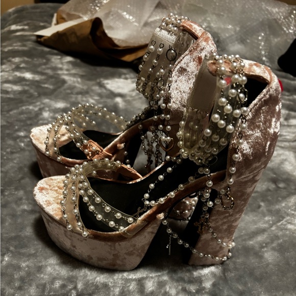 Dollskill Dolls Kill Holy Revelation Heels - Pink Velvet and Silver and Pearls - Picture 3 of 4